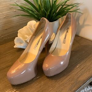 Brian Atwood Maniac Tan Nude Patent Leather Platform Pump Size 36.5